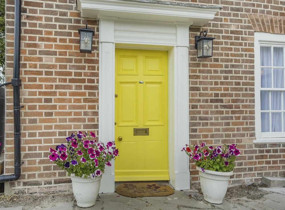 Exterior (photo 4) at Oak Tree Cottage in Kirby Le Soken, Essex