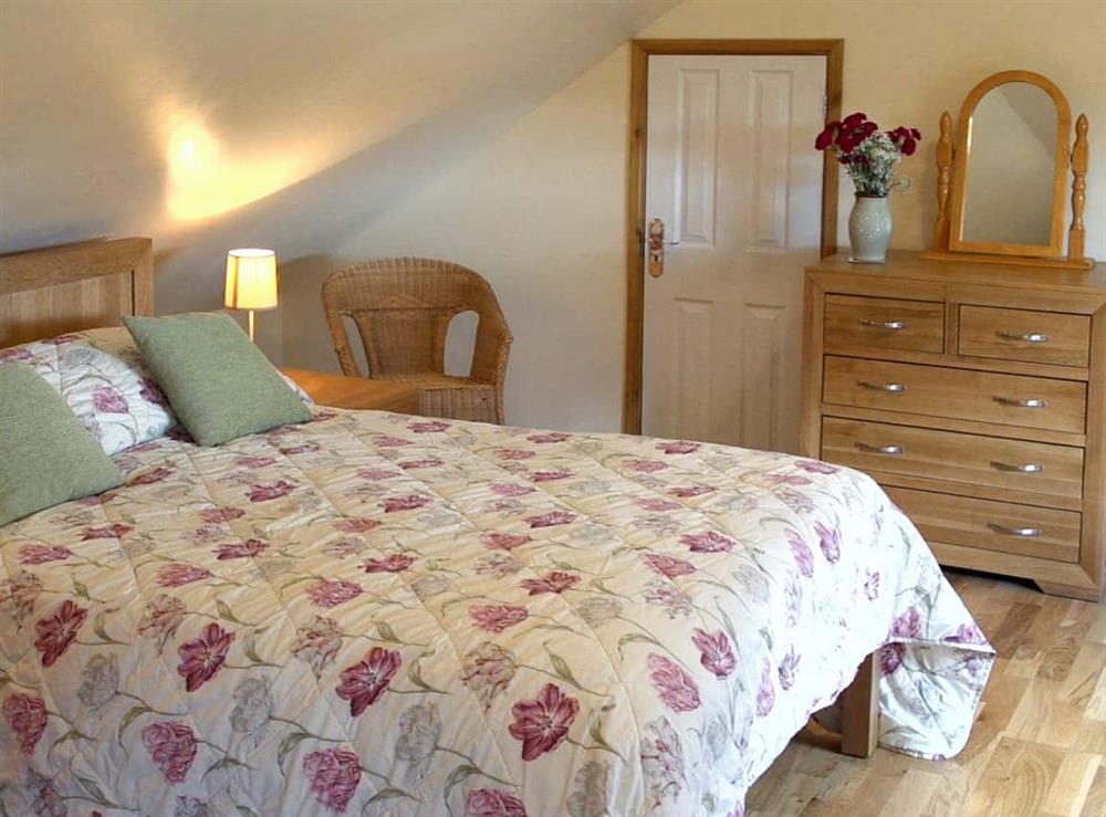 Double bedroom at Oak Tree Cottage in Melksham, Wiltshire