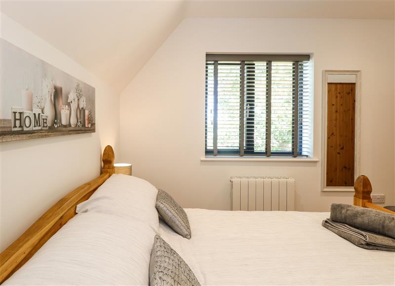 One of the 3 bedrooms (photo 4) at Oak Tree House, 1 Homestead Gardens, Filby