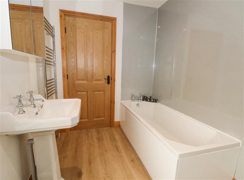 The bathroom (photo 2) at Oak Tree View, Ribchester