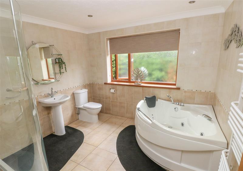 This is the bathroom at Oakland Cottage, Summerhill near Saundersfoot