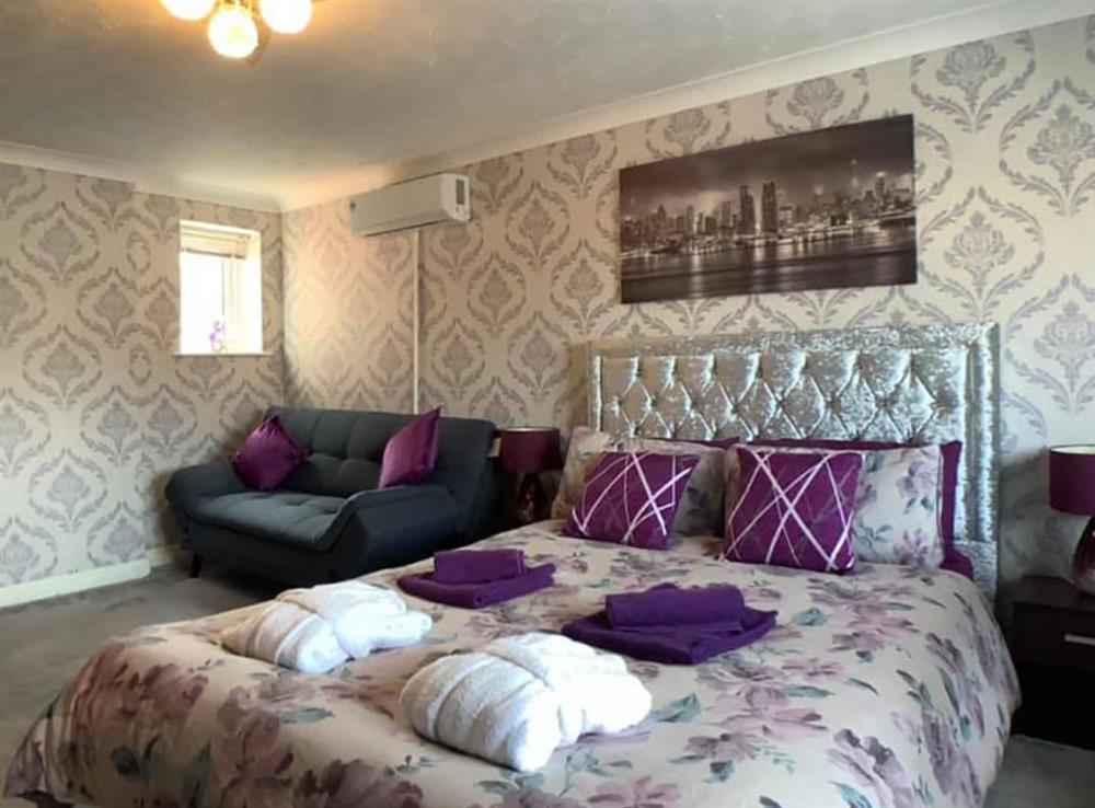 Double bedroom (photo 2) at Oakland in Knott End-on-Sea, near Poulton-le-Fylde, Lancashire
