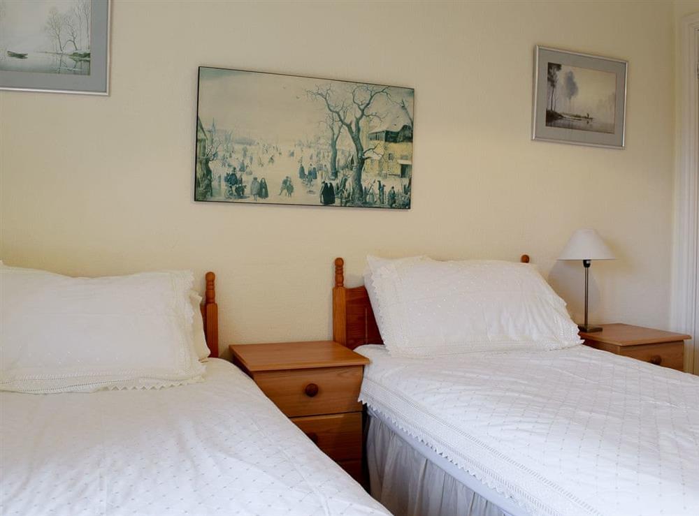 Cosy twin bedroom at Oaklands in Ambleside, Cumbria