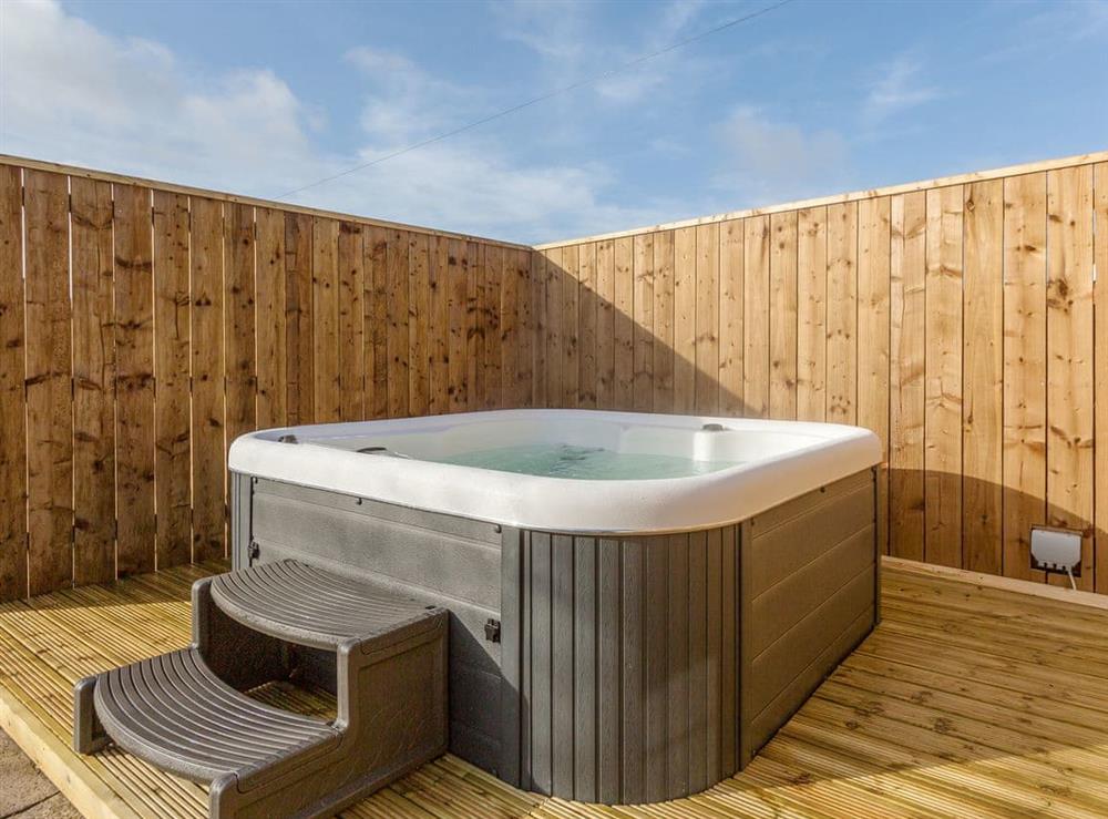Private hot tub at Oakridge in Hinderwell, near Whitby, North Yorkshire