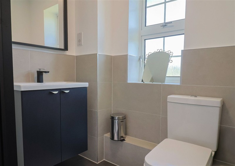 Bathroom at Oakwood, Chideock