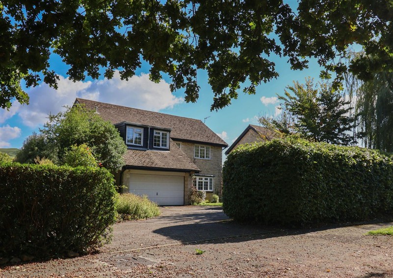 The setting at Oakwood, Chideock