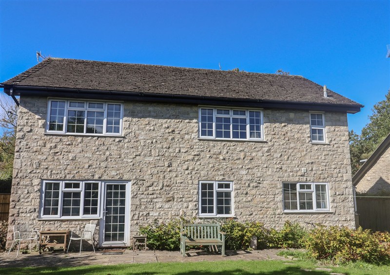 This is the setting of Oakwood (photo 2) at Oakwood, Chideock