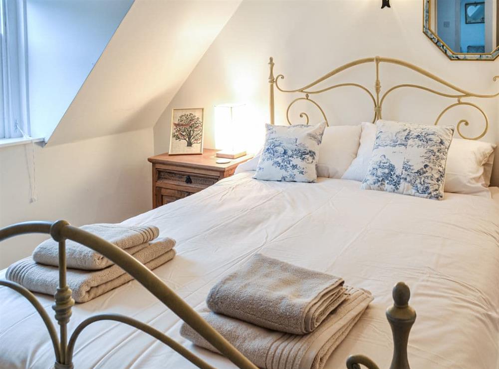 Double bedroom (photo 2) at Oakwood Cottage in Glencoe, Argyll