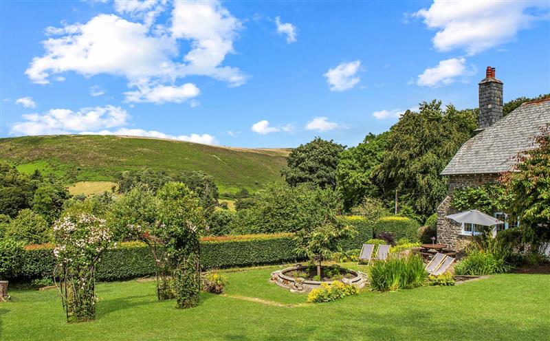 The setting around Oare Manor Cottage