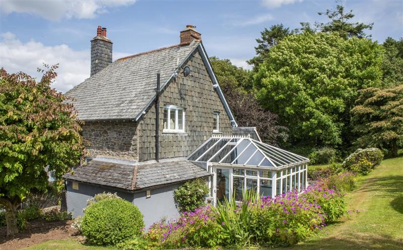 The setting of Oare Manor Cottage