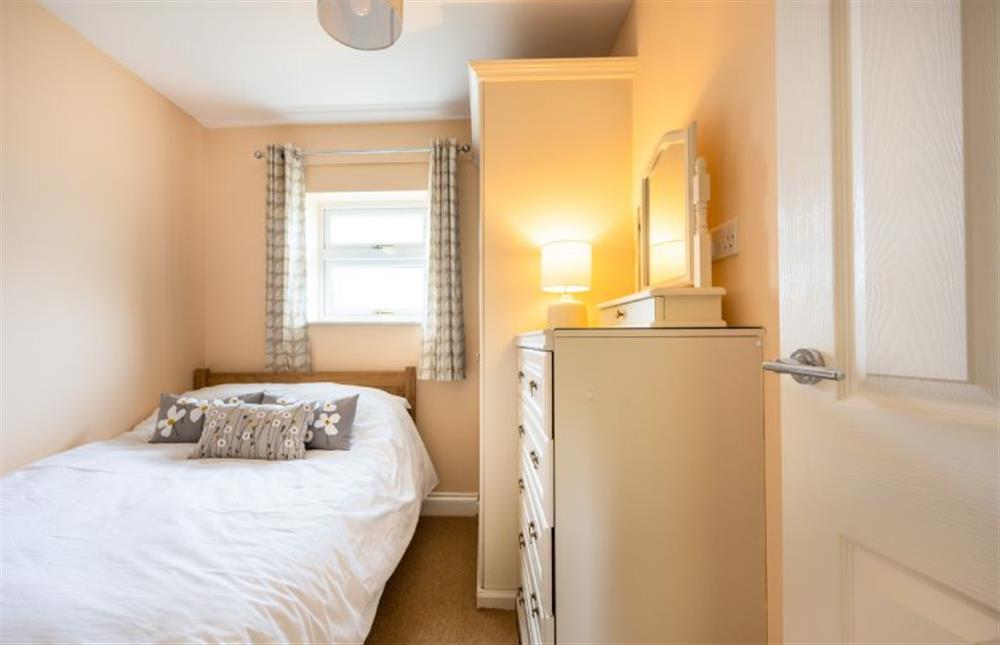 Ground floor: Single bedroom with large single bed at Ocean Drive, Heacham near Kings Lynn