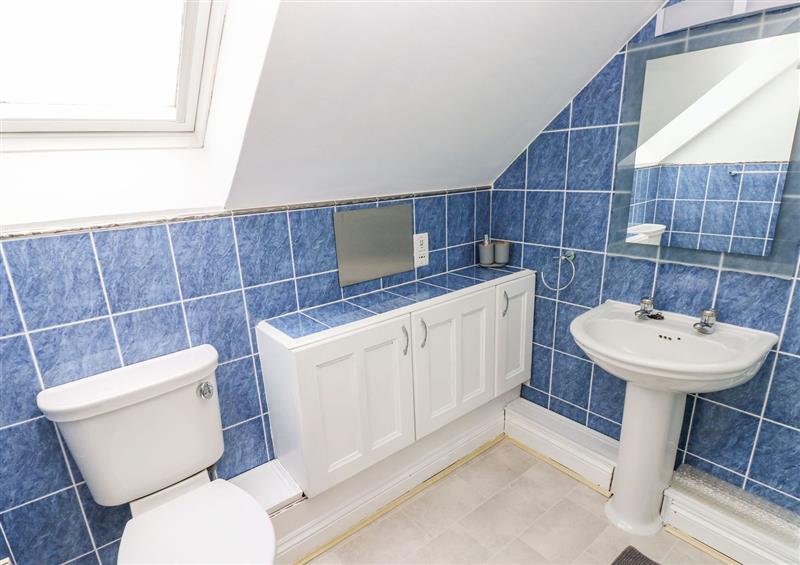 The bathroom at Ocean House, Hasguard Cross near Broad Haven