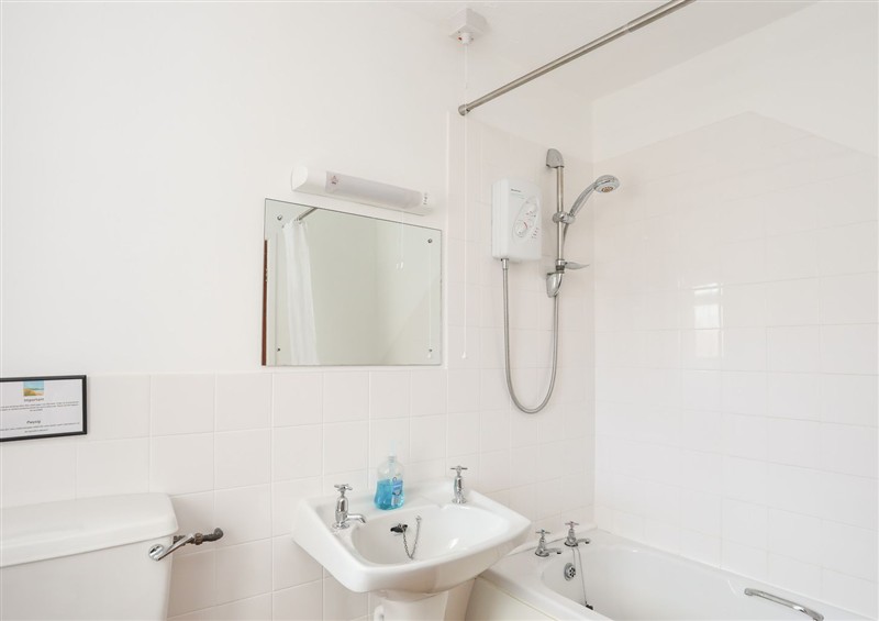 Bathroom at Oer - 8 Tyn Don, Llanengan near Abersoch