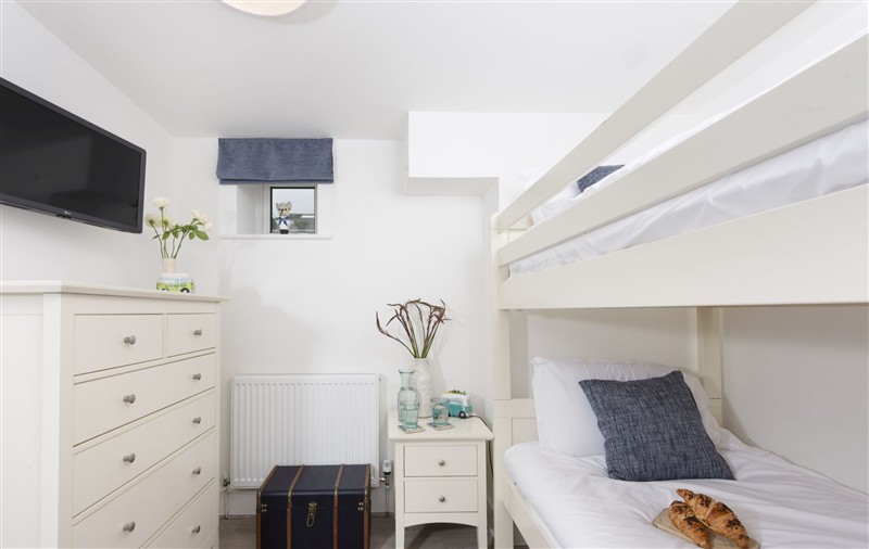 A bedroom in Offshore at Offshore, Cornwall