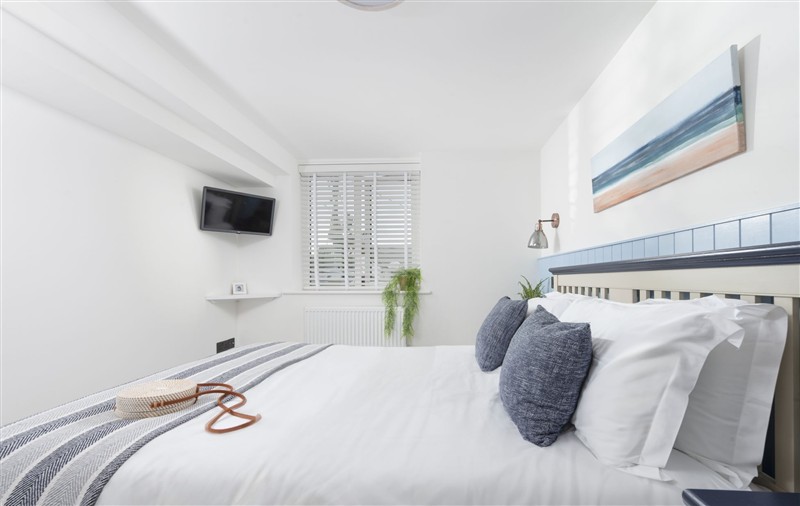 A photo of the bedroom at Offshore, Cornwall