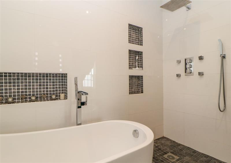 This is the bathroom at Old Anvil Cottage, Chudleigh