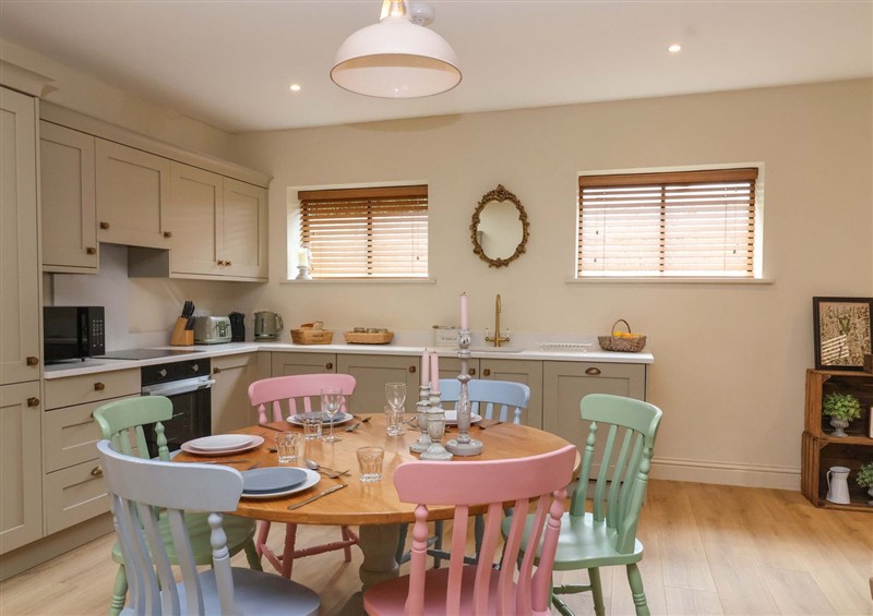 The dining room (photo 2) at Old Cottage Hospital Annexe, Burford