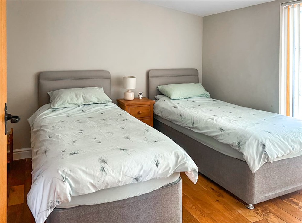 Twin bedroom