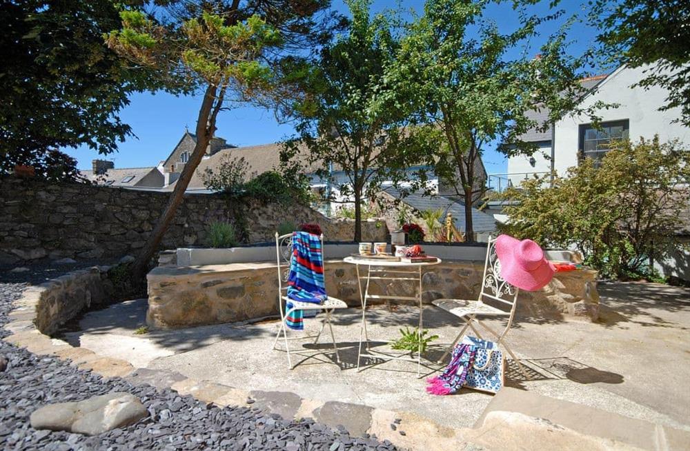 Photo of Old Cross Square Garden Apartment (photo 9) at Old Cross Square Garden Apartment in St Davids, Pembrokeshire, Dyfed
