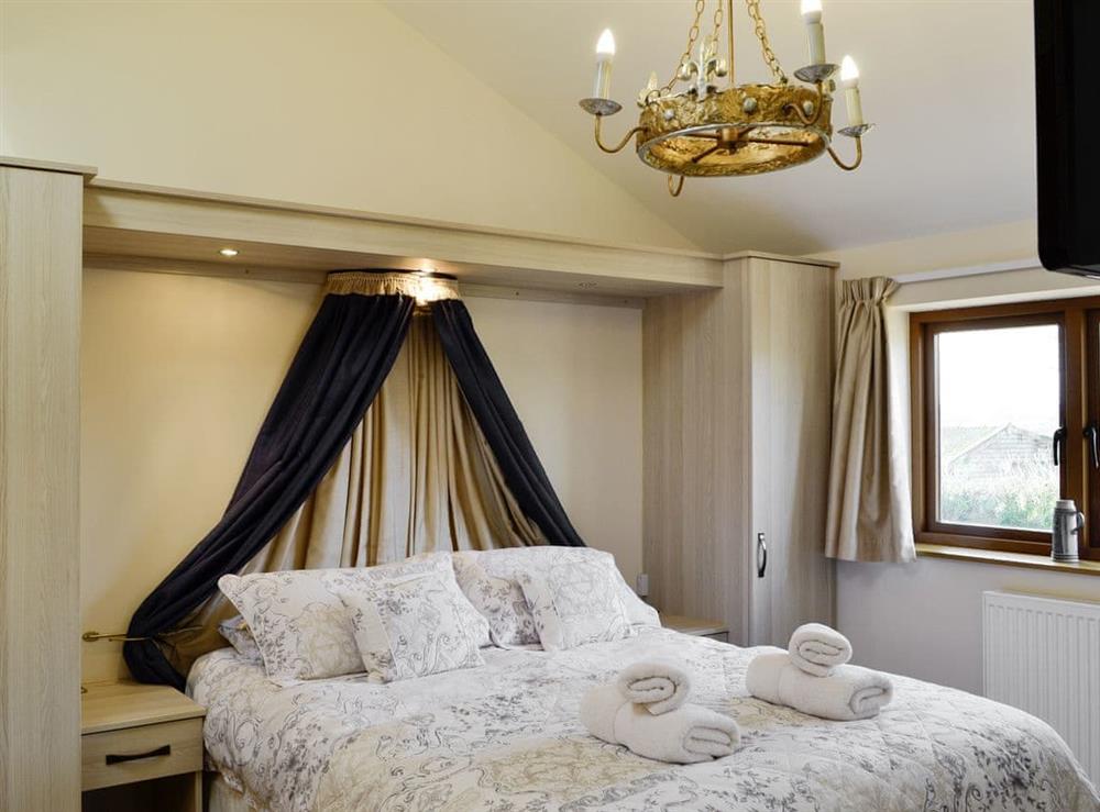Second en-suite double bedroom at King Offa Lodge, 