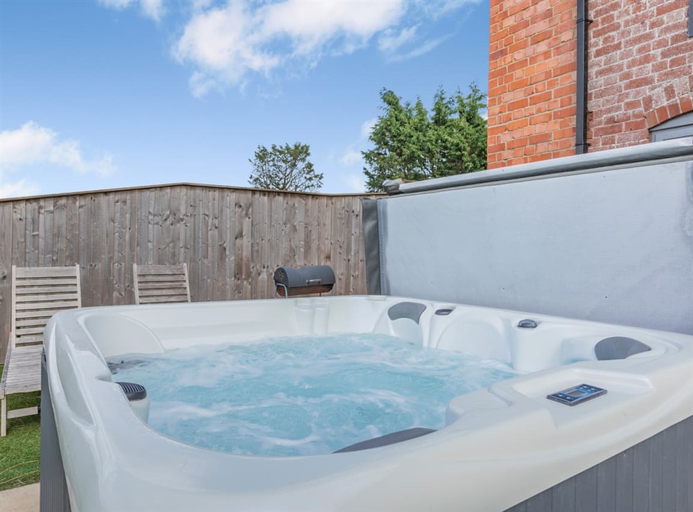 Hot tub at Piggy in the Middle,