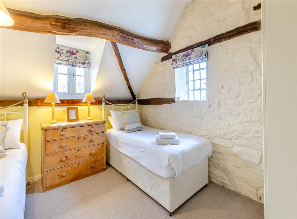 Twin bedroom (photo 3) at Old Hop Kiln in Ridgeway Cross, near Malvern, Herefordshire