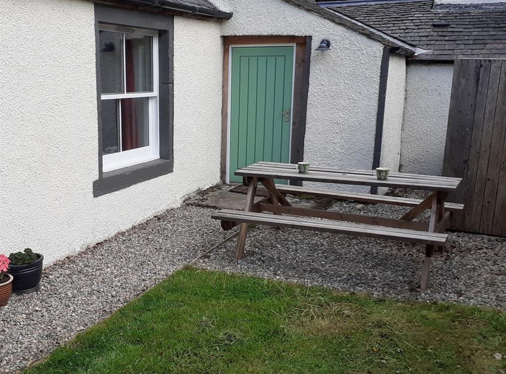 Sitting-out-area at Old Manse Cottage in Fodderty, near Strathpeffer, Highlands, Ross-Shire