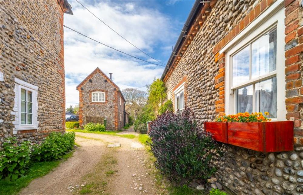 Old Mealhouse Cottage is tucked down a loke on the High Street