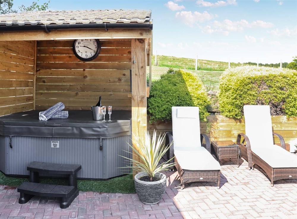 Hot tub at Old Milking Parlour in Llanelli, Dyfed