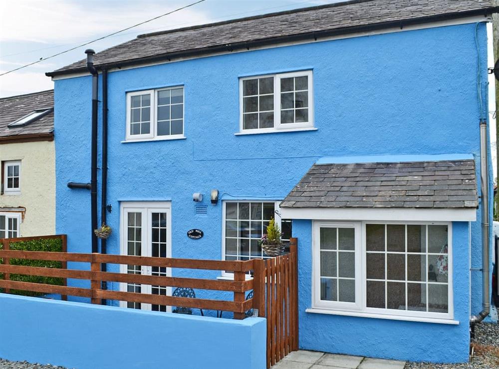 Wonderful holiday home at Old Mill Cottage in Cemaes Bay, Gwynedd