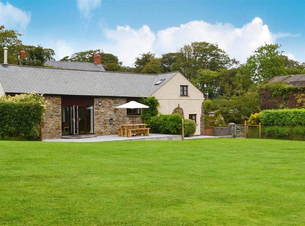 Delightful detached holiday cottage in glorious rural splendour at Old Mill in Holsworthy, Devon