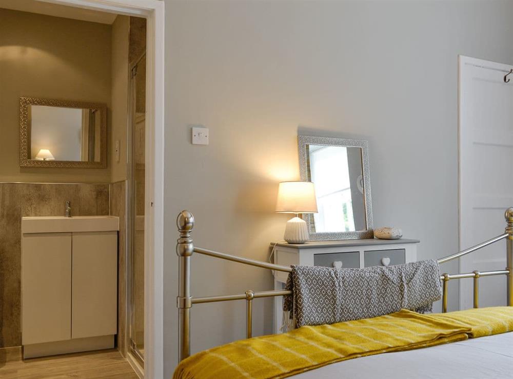 Peaceful en-suite double bedroom at Old School Cottage in Kettins, near Blairgowrie, Perthshire