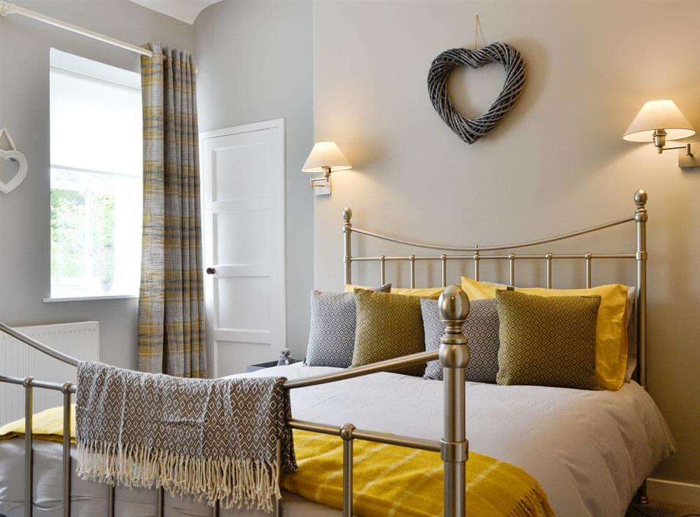 Relaxing en-suite double bedroom at Old School Cottage in Kettins, near Blairgowrie, Perthshire