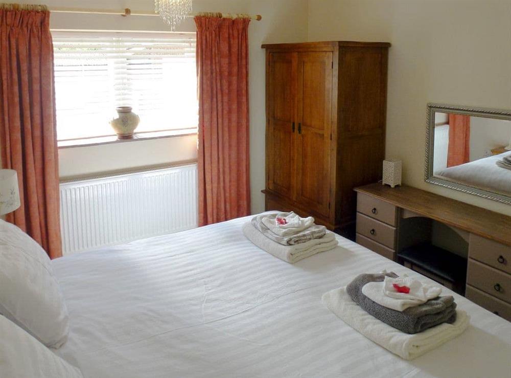 Double bedroom (photo 4) at Old Toads Barn in Theddlethorpe, near Mablethorpe, Lincolnshire