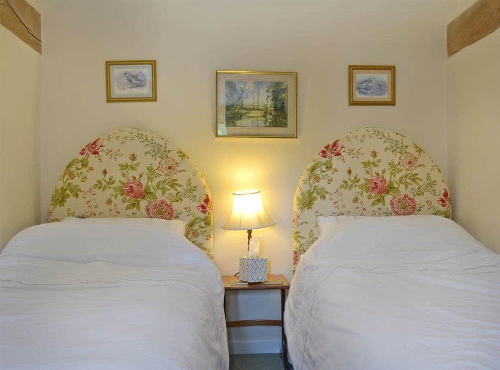 Comfy twin bedroom at Oldfield in Bishopstrow, Warminster, Wiltshire