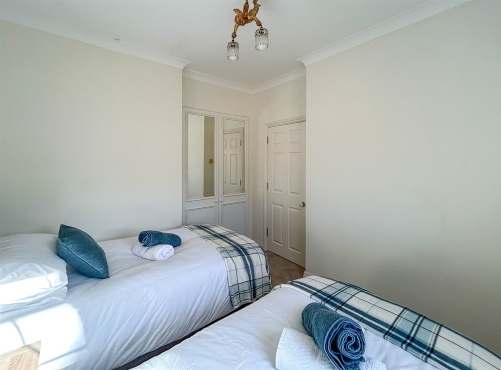 Twin bedroom (photo 3) at On The Thames in London, England