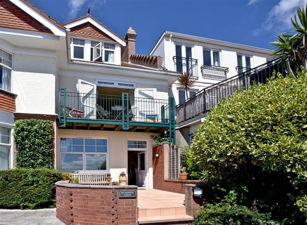 One Braeside Mews in Paignton, Devon sleeps 9