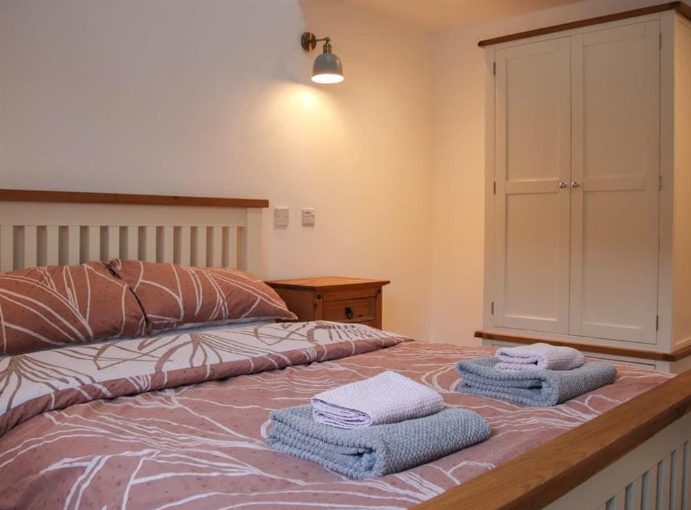 Double bedroom (photo 3) at One in Danethorpe, Nottinghamshire