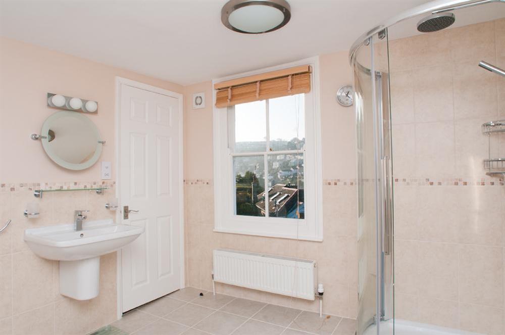 Main bathroom with separate w.c at Onedin House in 11 Crowthers Hill, Dartmouth