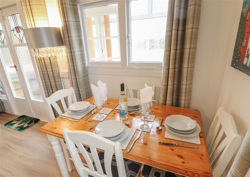 This is the dining room at Orby Cottage, Chapel St Leonards