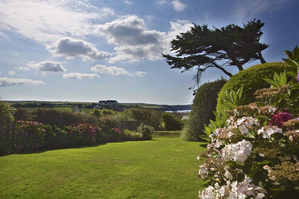 ate from garden to lane makes a useful short cut to golf course, beaches and coast path at Orchard Brae in , Thurlestone