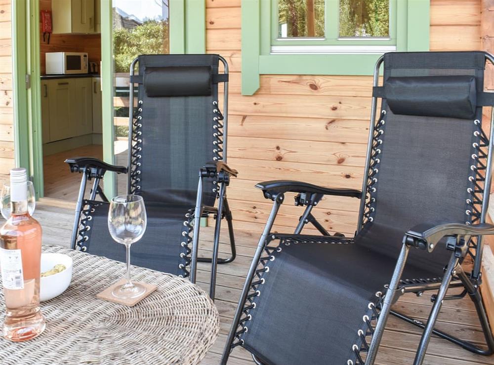 Sitting-out-area at Orchard Cabin in Pyecombe, West Sussex