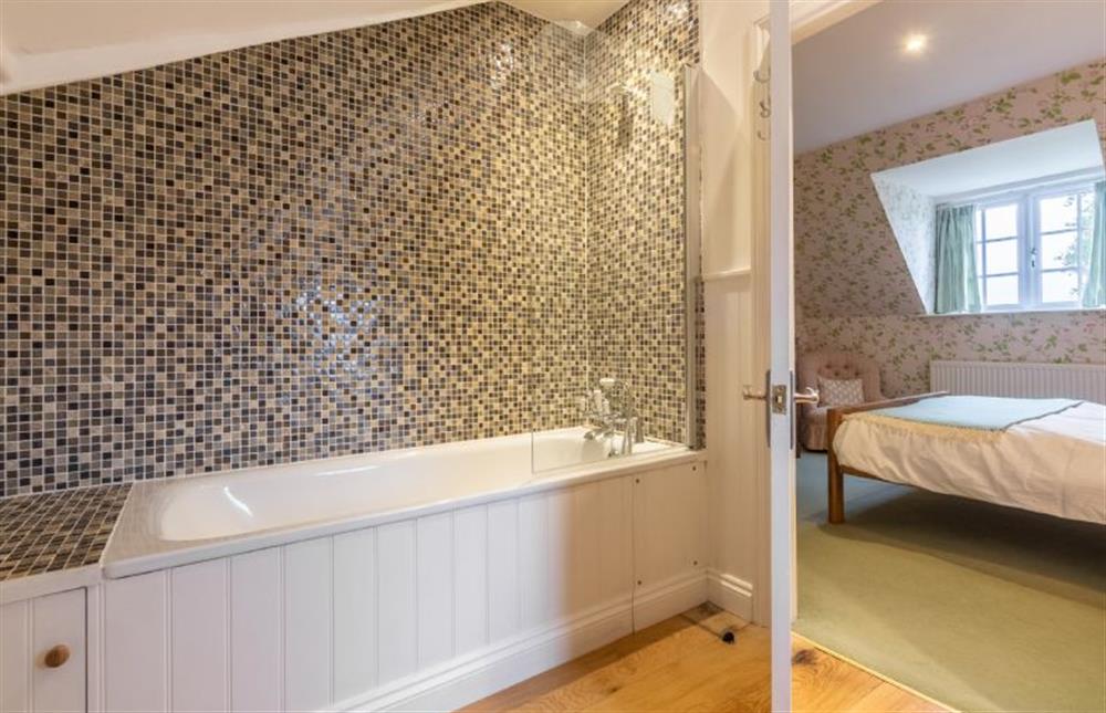 First floor: En-suite (photo 2) at Orchard Cottage, Burnham Thorpe near Kings Lynn