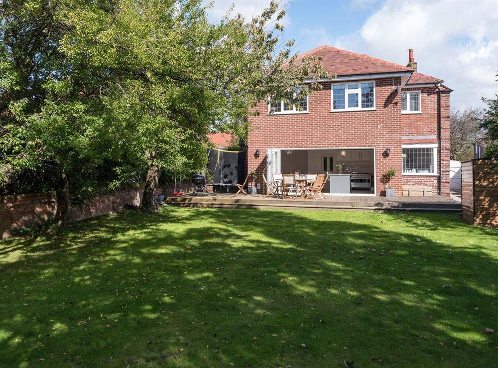 Orchard House in Lytham St Annes, near Blackpool, Lancashire sleeps 8