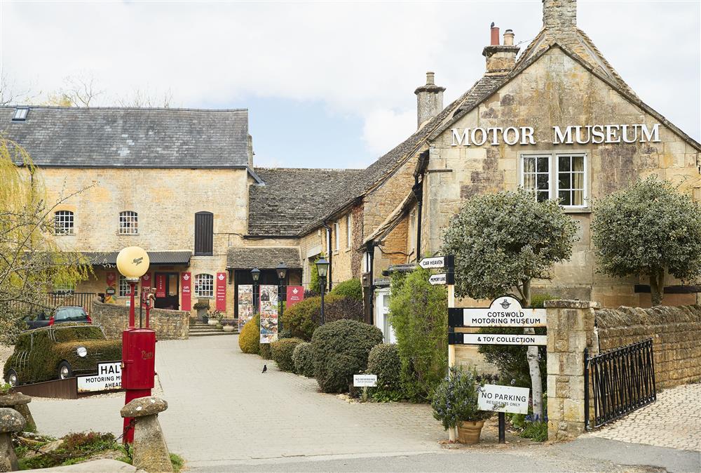 Explore Bourton-on-the-Water