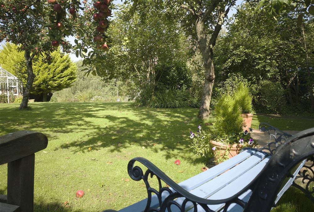 A spacious garden perfect to relax and unwind at Orchard View, Pulverbatch