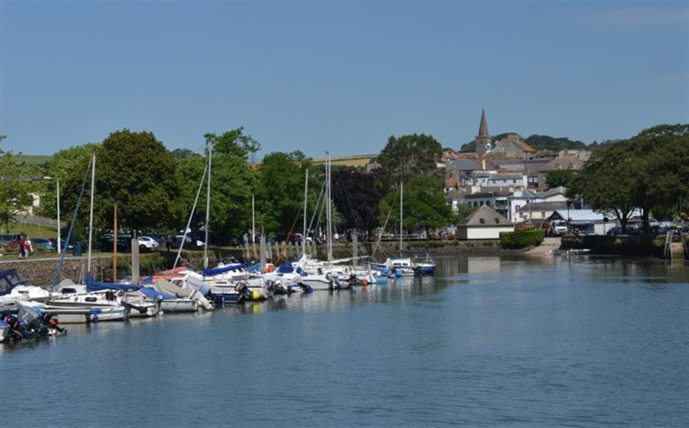 The bustling market town of Kingsbridge nearby with shops, restaurants, cafes and a cinema. at Orchard View in South Pool