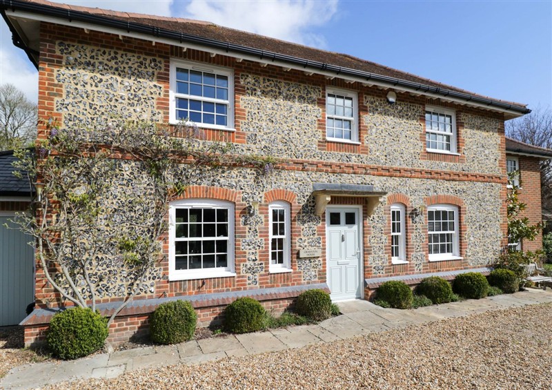 The setting at Ormiston House, Enford near Netheravon