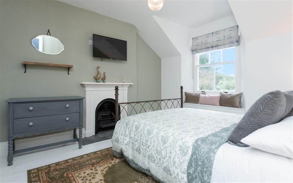 The lovely master bedroom at Osbornes, 2 Retreat Cottages in Wadebridge