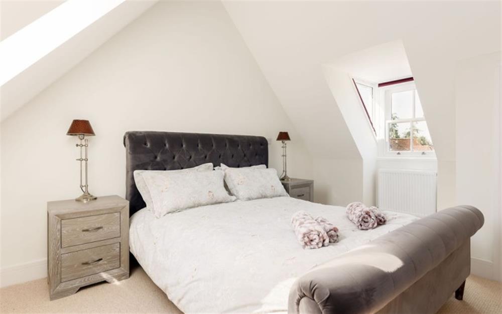 A bedroom in Ostlers Cottage at Ostlers Cottage in Lymington